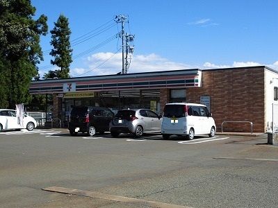 近くのセブンイレブン島貫店まで400m（徒歩5分）