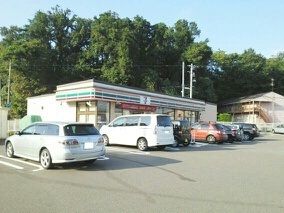 近くのセブンイレブンまで520m（徒歩7分）