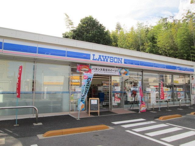 近くのコンビニまで350m（徒歩5分）