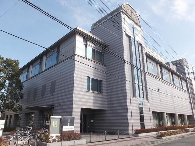 近くの春日部中央公民館まで800m（徒歩10分）