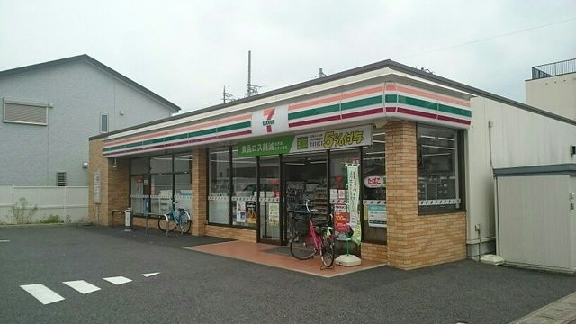 近くのコンビニまで500m（徒歩7分）