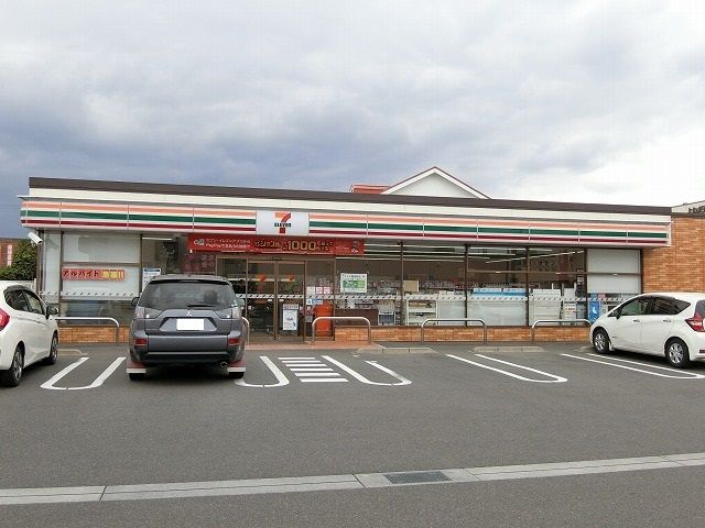 近くのセブンイレブン神戸町役場前店まで600m(徒歩8分)