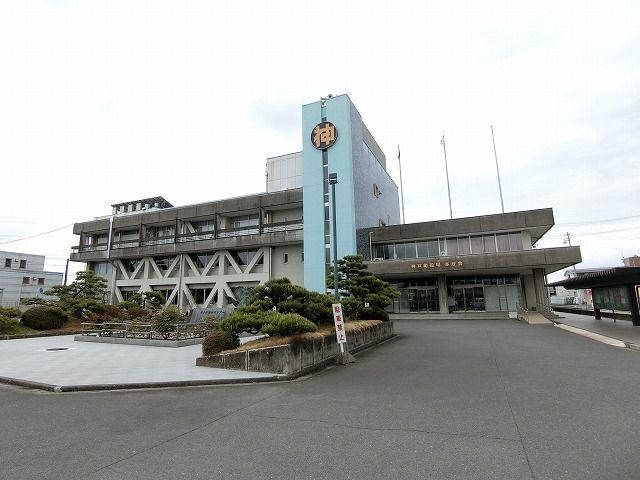近くの神戸町役場まで650m(徒歩9分)