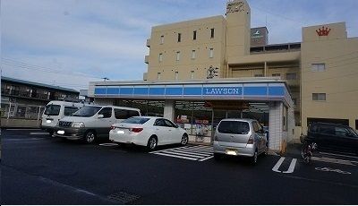 近くのコンビニまで750m（徒歩10分）