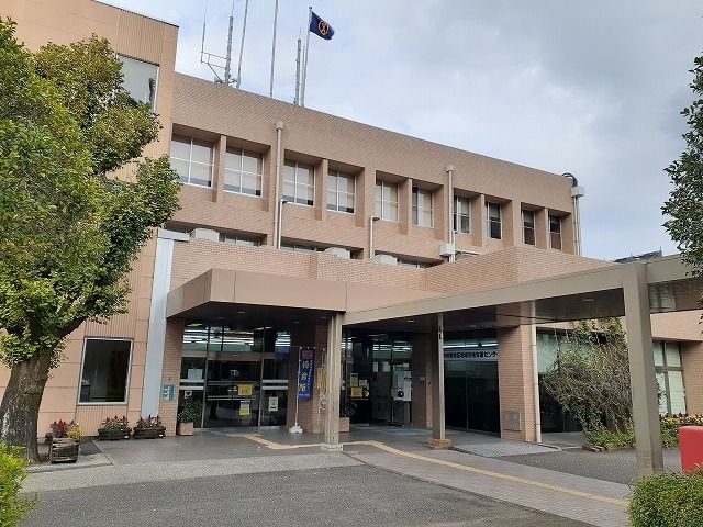 近くの田野総合支所まで1,000m（徒歩13分）