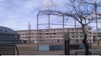 近くの杉妻小学校まで650m（徒歩9分）