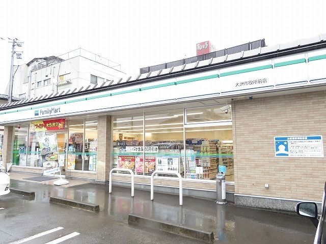 近くのコンビニまで1,000m（徒歩13分）