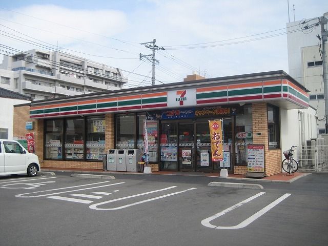 近くのセブンイレブンまで400m(徒歩5分)