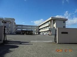 近くの神保原小学校まで550m（徒歩7分）