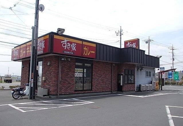 近くの飲食店まで450m（徒歩6分）