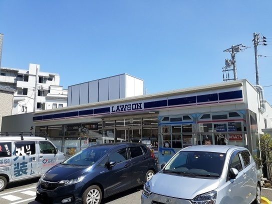 近くのローソン鎌倉富士見町駅前店まで365m(徒歩5分)