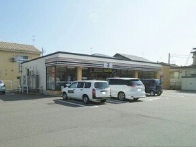 近くのコンビニまで650m（徒歩9分）
