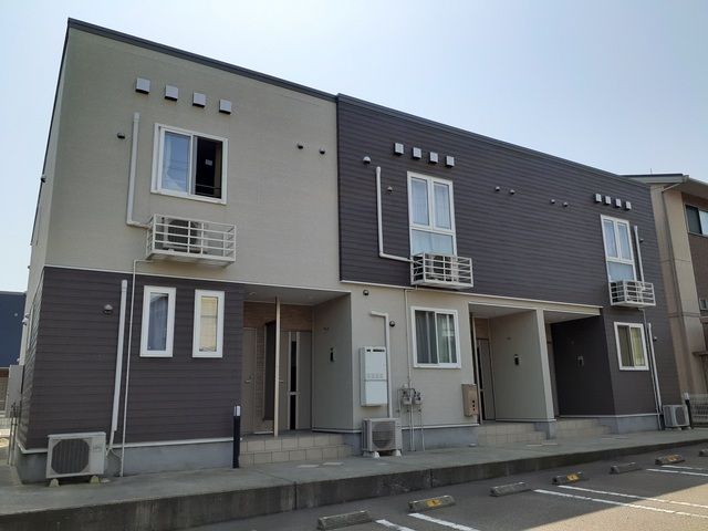 ロイヤル ジンザの外観画像