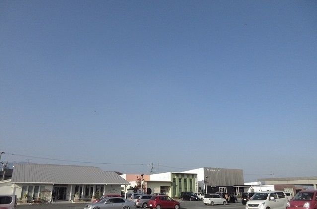 近くのメディカルモールおぎ店まで400m（徒歩5分）