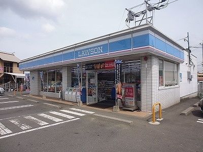 近くのコンビニまで550m（徒歩7分）