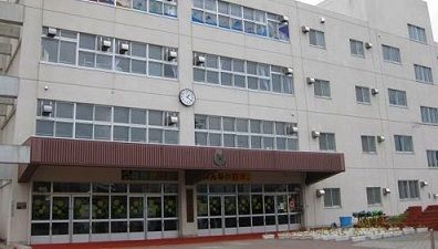 近くの北野平小学校まで350m(徒歩5分)