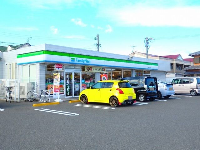 近くのコンビニまで500m（徒歩7分）