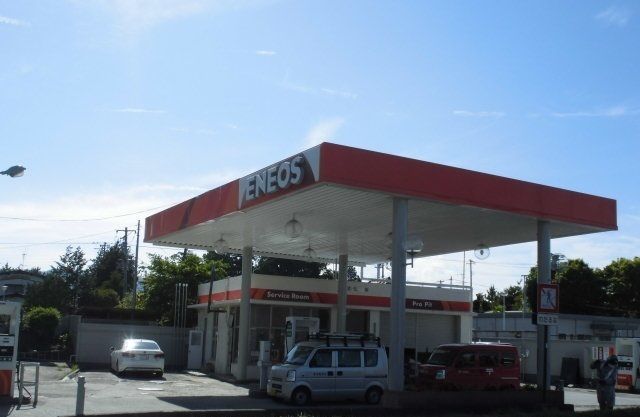 近くのガソリンスタンド　エネオスまで850m（徒歩11分）