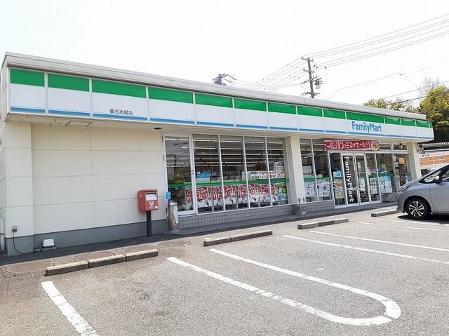 近くのコンビニまで1,000m（徒歩13分）