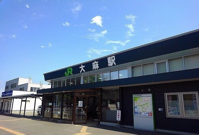 近くの大麻駅まで1,800m（徒歩23分）