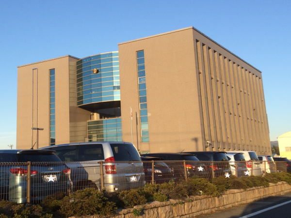 近くの敦賀警察署まで140m（徒歩2分）