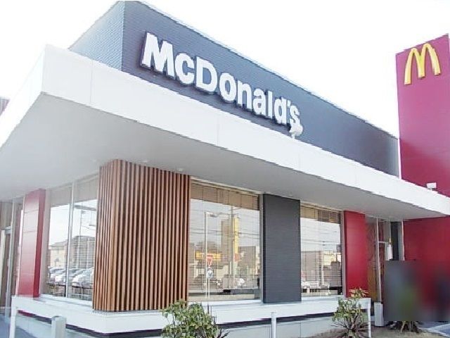 近くのマクドナルド柳津店まで160m（徒歩2分）