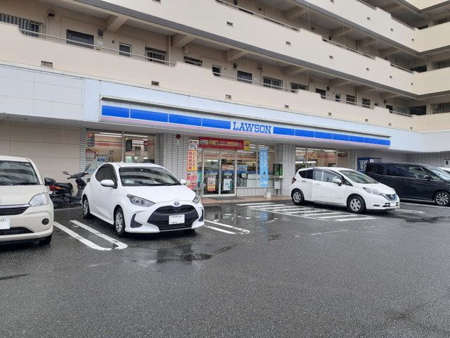 近くのローソン堤1丁目店まで500m(徒歩7分)
