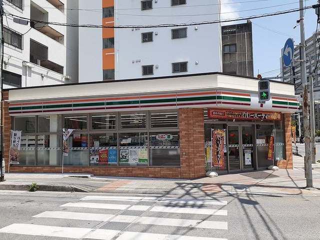 近くのセブン-イレブン 那覇前島店まで350m（徒歩5分）