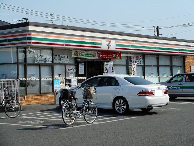 近くのセブンイレブン江津2丁目店まで210m(徒歩3分)