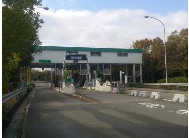 近くの徳山西ＩＣまで3,300m（徒歩42分）