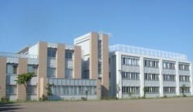 近くの平岸中学校まで1,000m(徒歩13分)