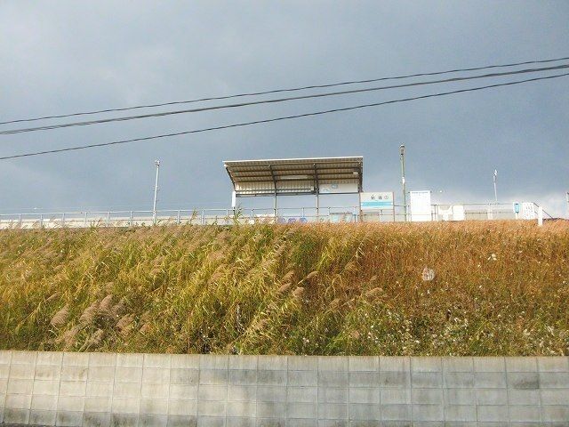 近くのJR鮎喰駅まで900m(徒歩12分)