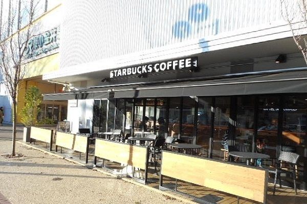 近くのスターバックスコーヒーまで160m（徒歩2分）