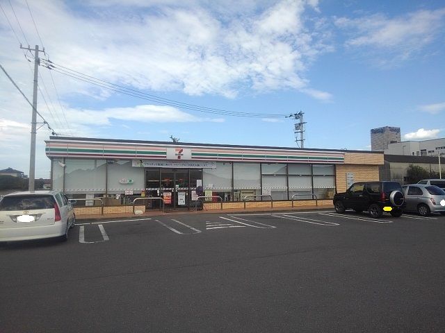 近くのコンビニまで500m（徒歩7分）