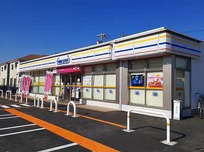 近くのコンビニまで540m（徒歩7分）
