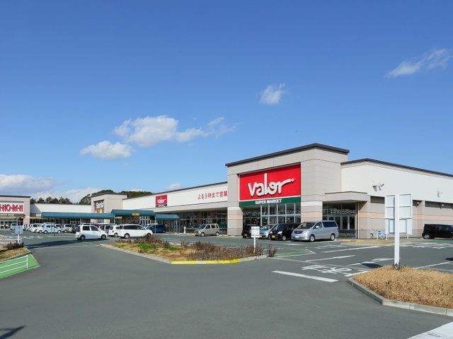 近くのバロー有玉店まで750m（徒歩10分）