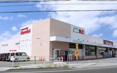 近くの丸大読谷波平店まで1,200m（徒歩15分）