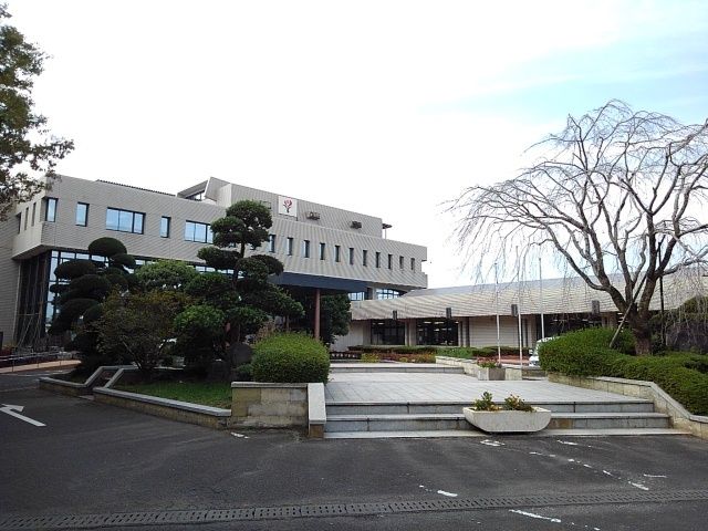 近くの曽於市役所まで600m（徒歩8分）