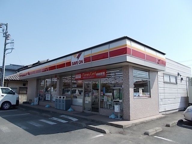 近くのコンビニまで500m（徒歩7分）