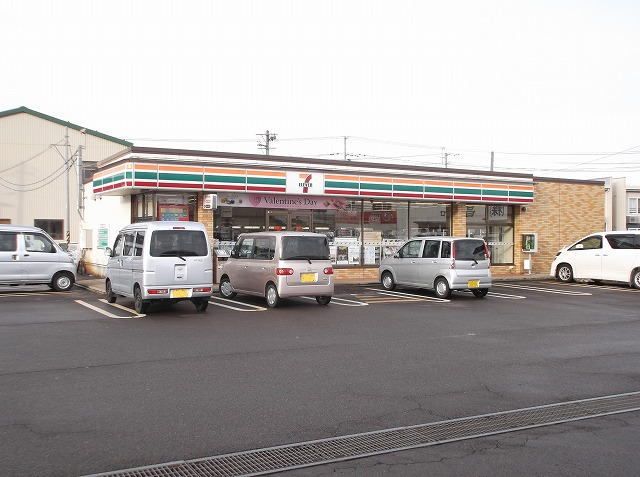 近くのセブンイレブン亀田曙店まで250m（徒歩4分）