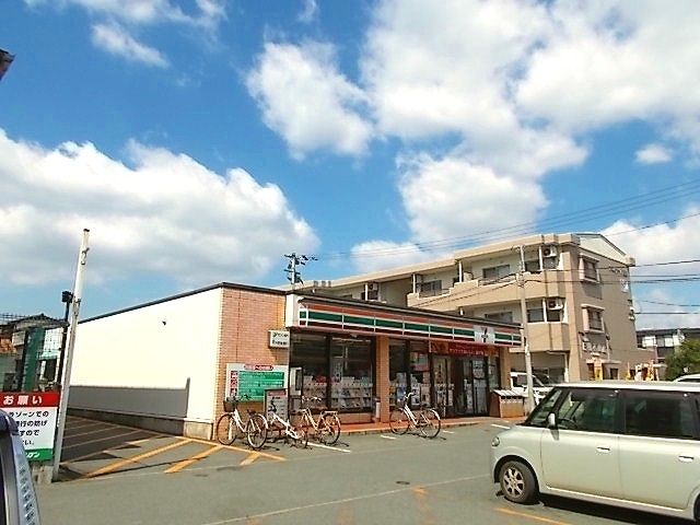 近くのセブンイレブン清水亀井店まで470m（徒歩6分）