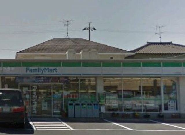 近くのコンビニまで750m（徒歩10分）