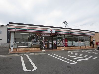 近くのセブンイレブンさんまで800m（徒歩10分）