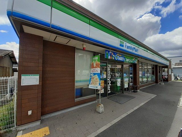 近くのコンビニまで152m（徒歩2分）