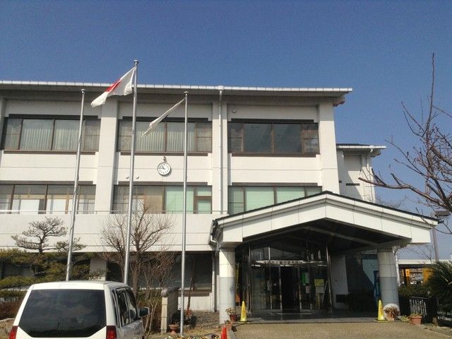 近くの役所まで680m（徒歩9分）