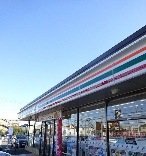 近くのセブンイレブンまで190m（徒歩3分）