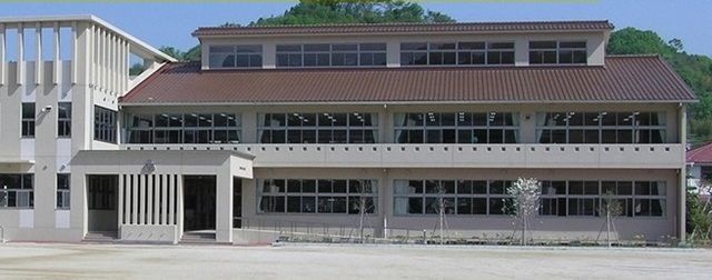 近くの大古小学校まで450m（徒歩6分）