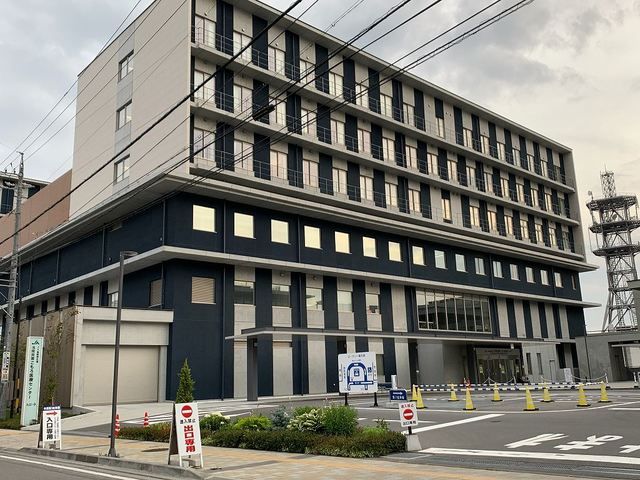 近くの浅間南麓こもろ医療センターまで1,100m（徒歩14分）