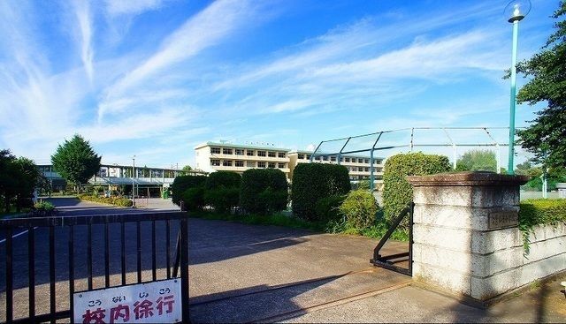 近くの小学校まで850m（徒歩11分）