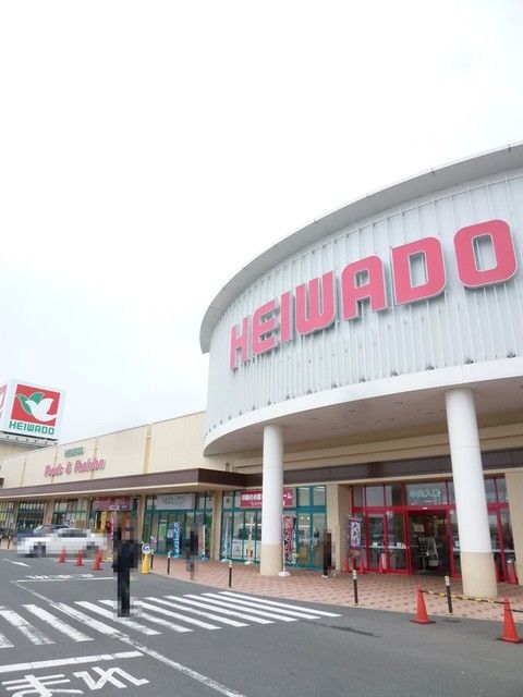 近くの平和堂まで1,200m（徒歩15分）
